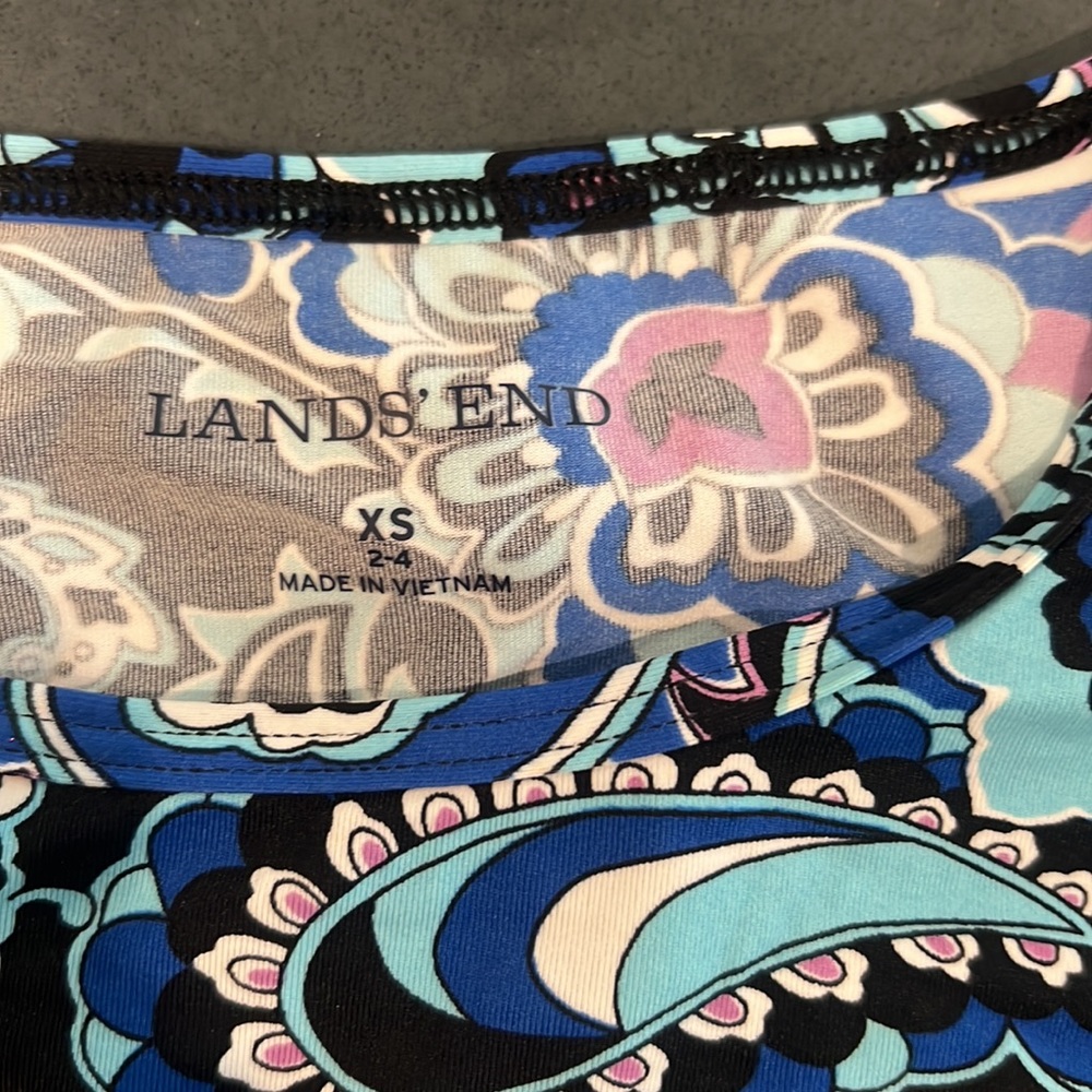 Worn Once!! Lands’ End Rash Guard - Picture 5 of 6